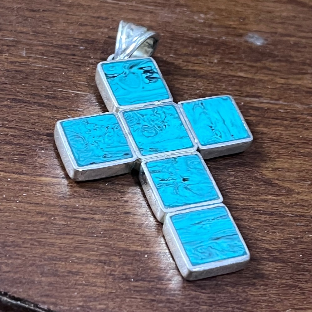 Large Faux Turquoise Cross Pendant Silver Tone Southwestern Western Boho 2.25" - Picture 2 of 6